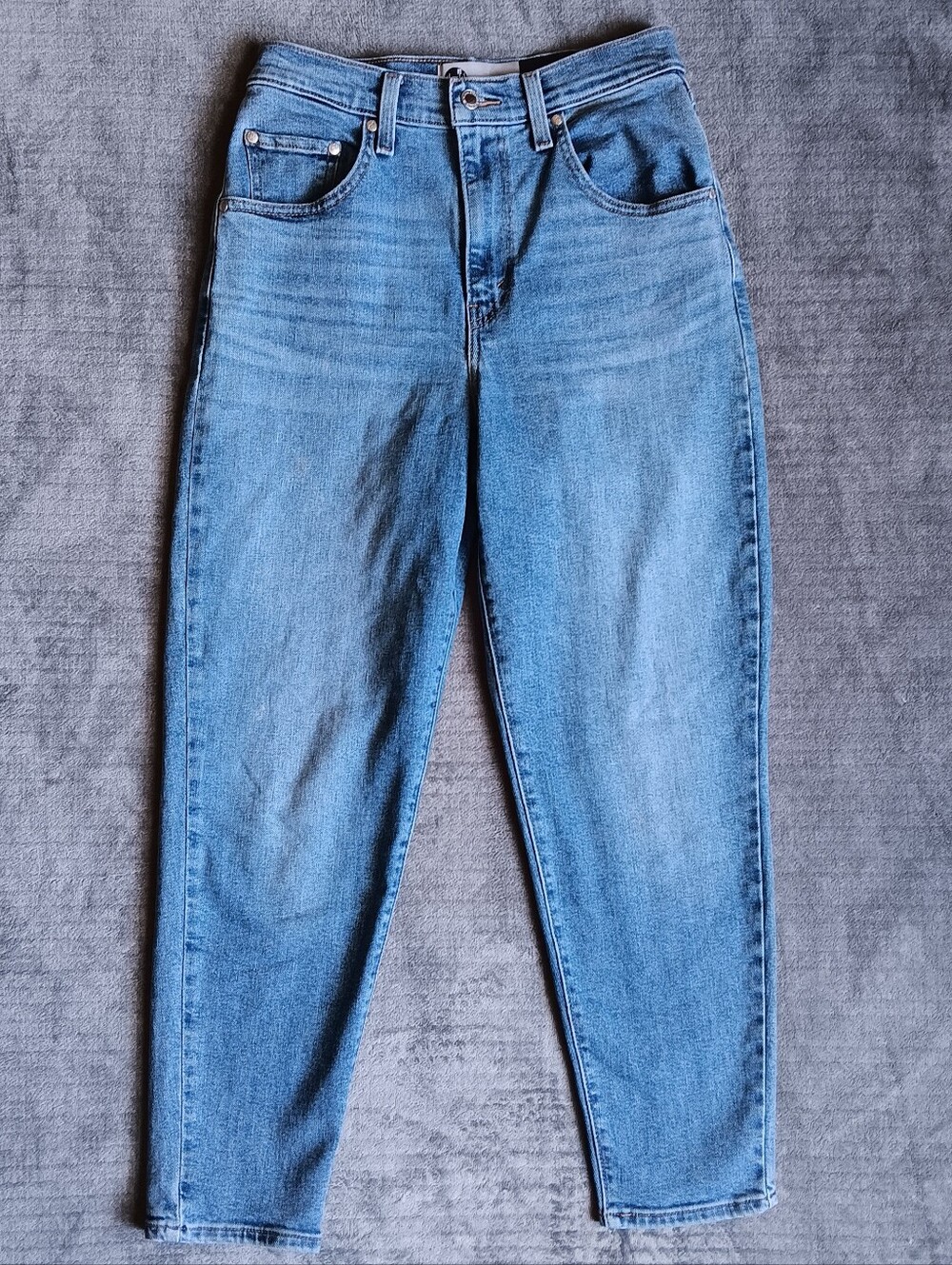 Levis Silver Tab Classic High Rise Blue Mom Jeans, Medium Wash, Tapered, Sz 28